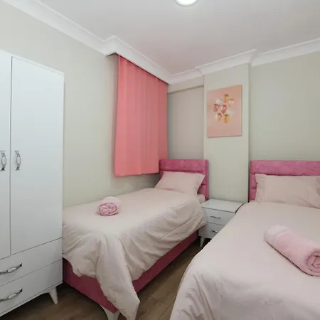 Uzay 2 Apartment